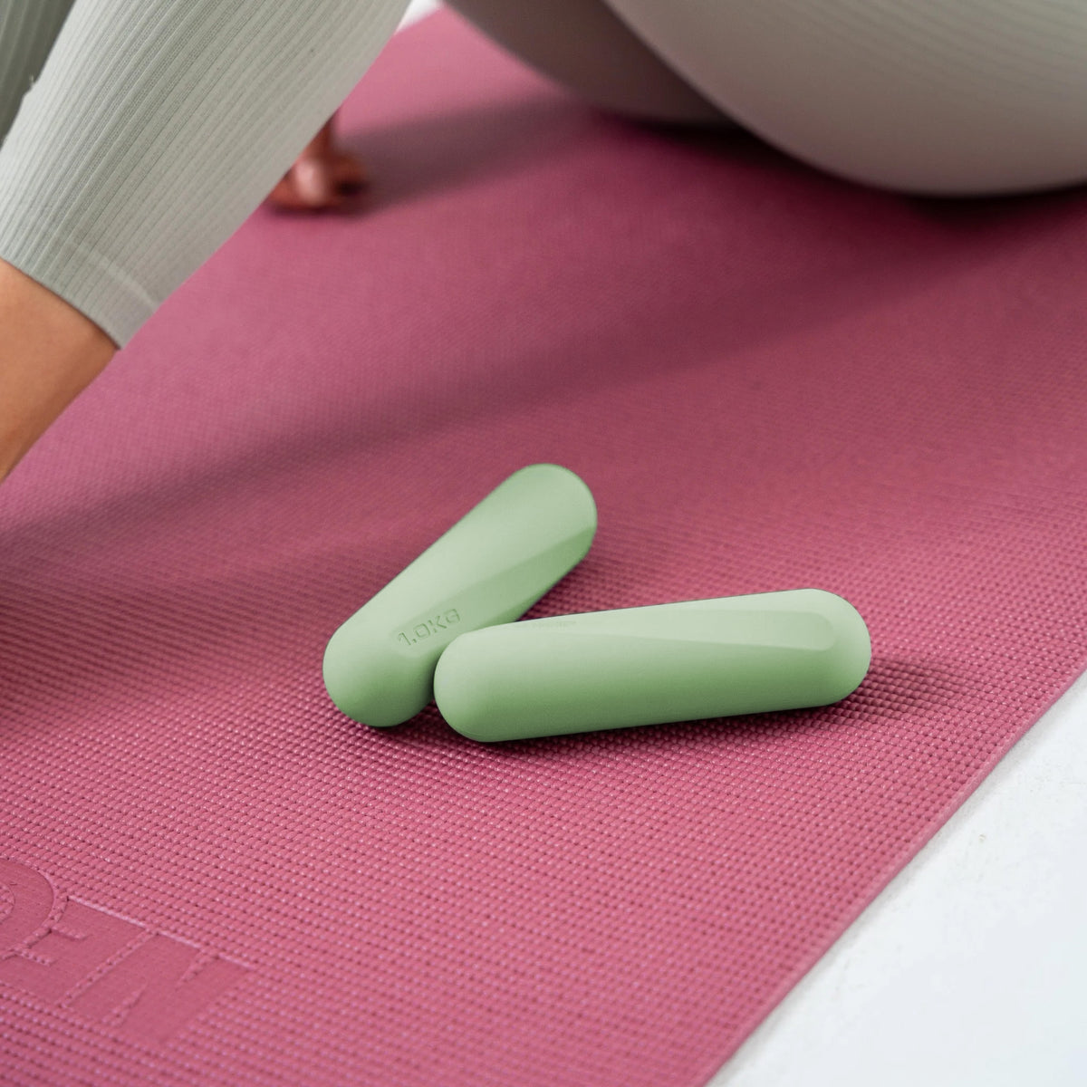 Pilateshanteln 2er Set aus hochwertigem Silikon, 1-2 kg – Matcha / 2 kg | B-Ware - - Outlet von NEOLYMP | Fitnessequipment und Sportartikel