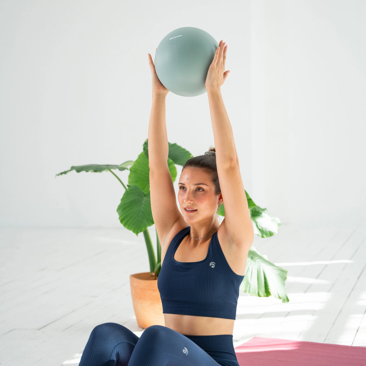 Pilatesball 20 cm - aus Silikon, inkl. Ballpumpe - Berry - Sportgerät von NEOLYMP | Fitnessequipment und Sportartikel